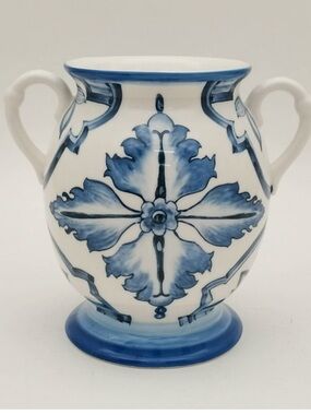 MUCHOISE NWT  Ceramic Vase with Handles -White/Blue